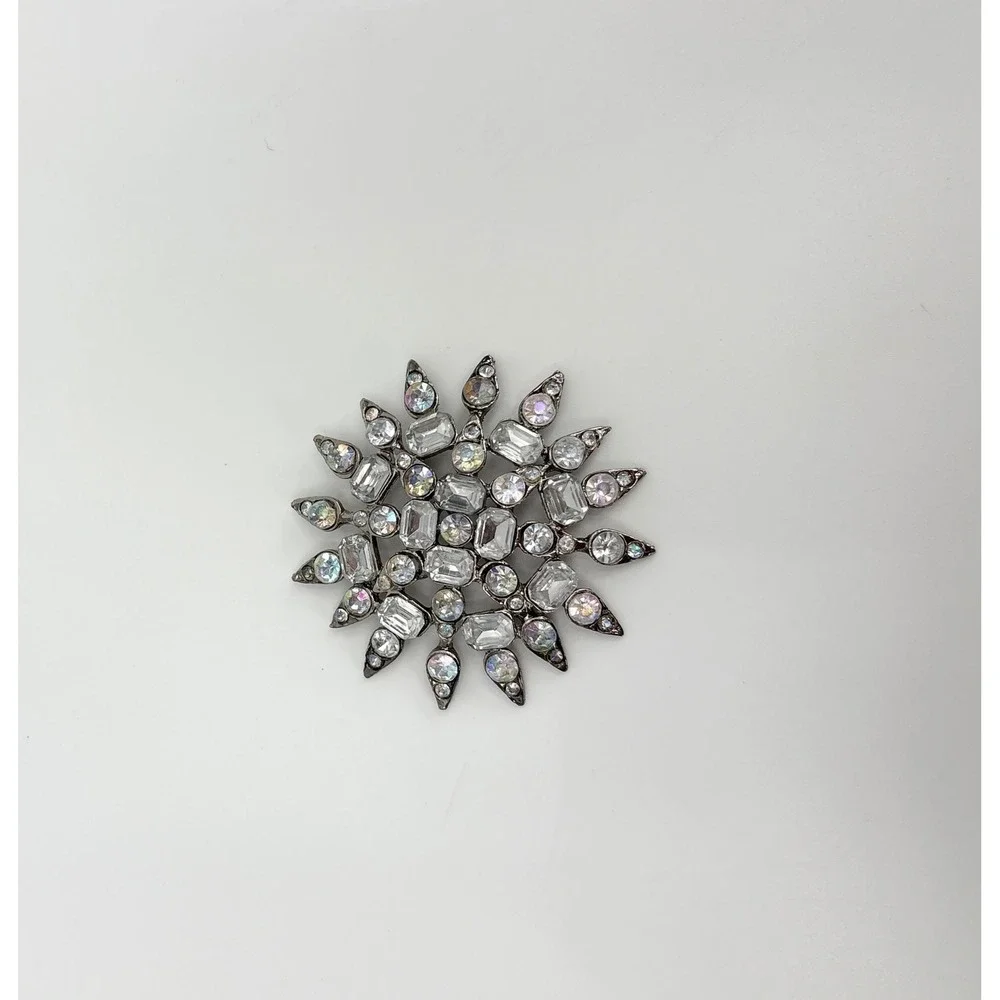 Unbranded item silver